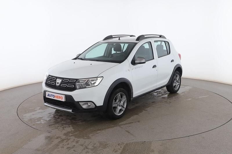 Blanco Usado 2019 Dacia Sandero Essentiel Utilitario | 11.199 € (Precio justo) - Imagen 1/3