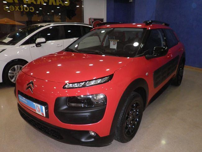Usado Citroën C4 Cactus Feel 81 CV (59 kW) 2017 Rojo Utilitario