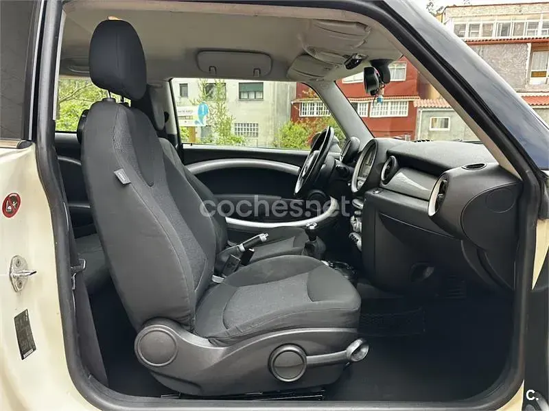 Usado Mini Cooper D 110 CV (80 kW) 2009 Blanco Utilitario