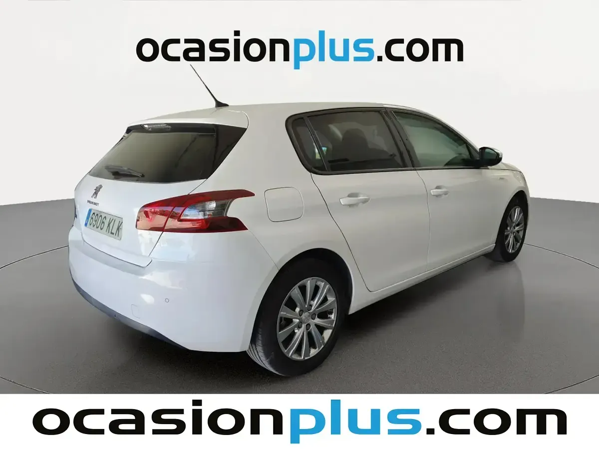 Usado Peugeot 308 Style 110 CV (80 kW) 2018 Blanco Berlina