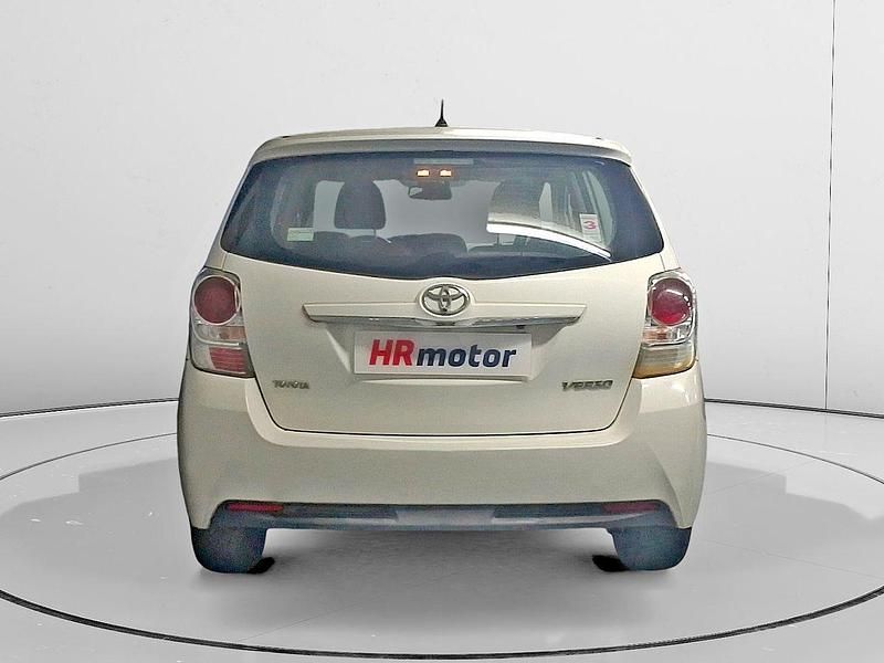 Usado Toyota Verso Advance 132 CV (97 kW) 2015 Blanco Monovolumen