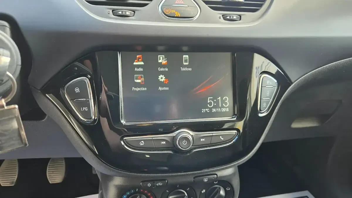 Usado Opel Corsa 90 CV (66 kW) 2019 Blanco Utilitario