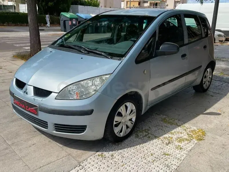Usado Mitsubishi Colt Invite 75 CV (55 kW) 2005 Azul Utilitario
