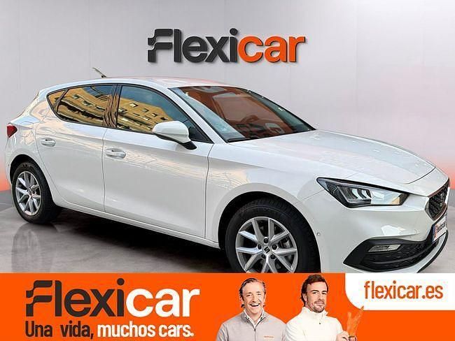 Usado Seat Leon Style 130 CV (95 kW) 2022 Blanco