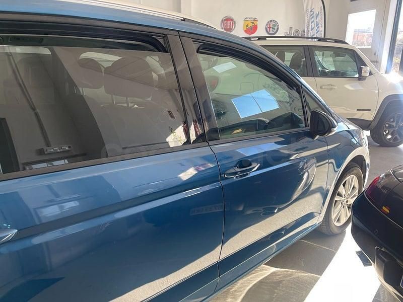 Usado VW Touran Advance 150 CV (110 kW) 2020 Azul Monovolumen