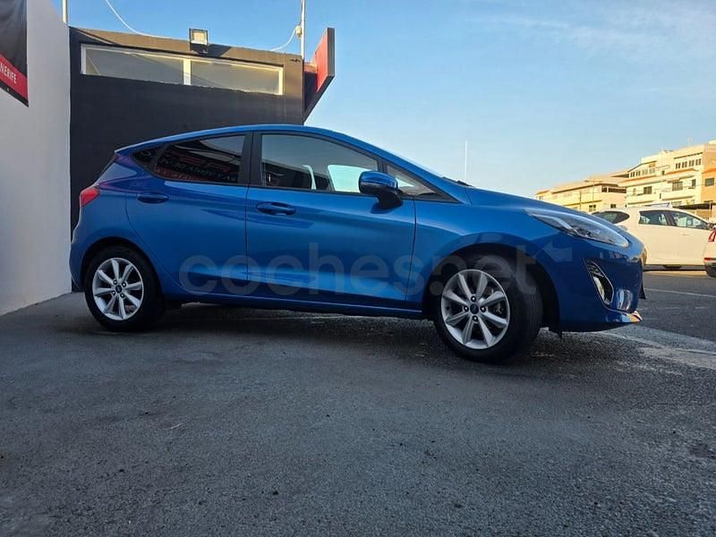 Usado Ford Fiesta Active 95 CV (69 kW) 2020 Azul Utilitario