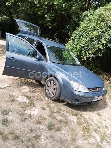 Azul Usado 2003 Ford Mondeo Ghia Familiar | 2700 € - Imagen 1/3