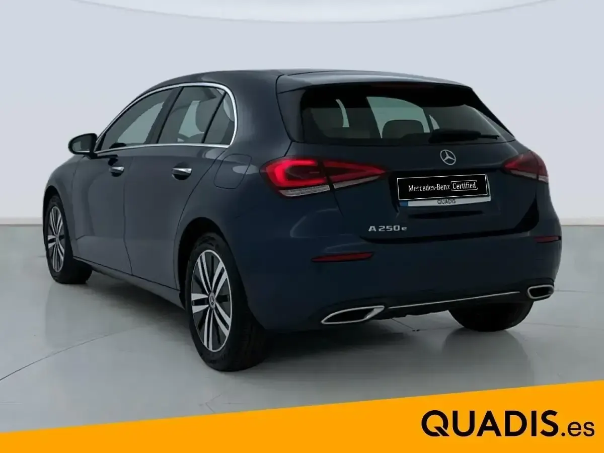Usado Mercedes A250 218 CV (160 kW) 2020 Azul