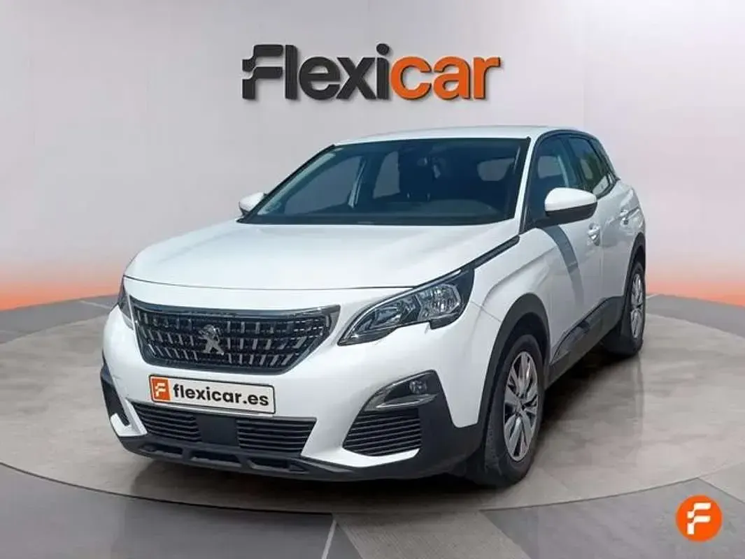 Usado Peugeot 3008 Active 131 CV (96 kW) 2020 Blanco SUV