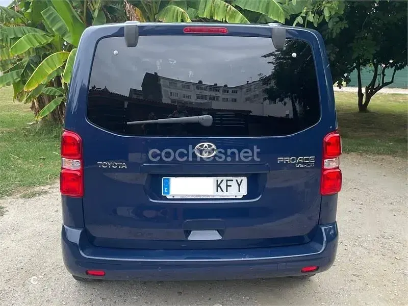 Usado Toyota Proace Verso 150 CV (110 kW) 2017 Azul Familiar