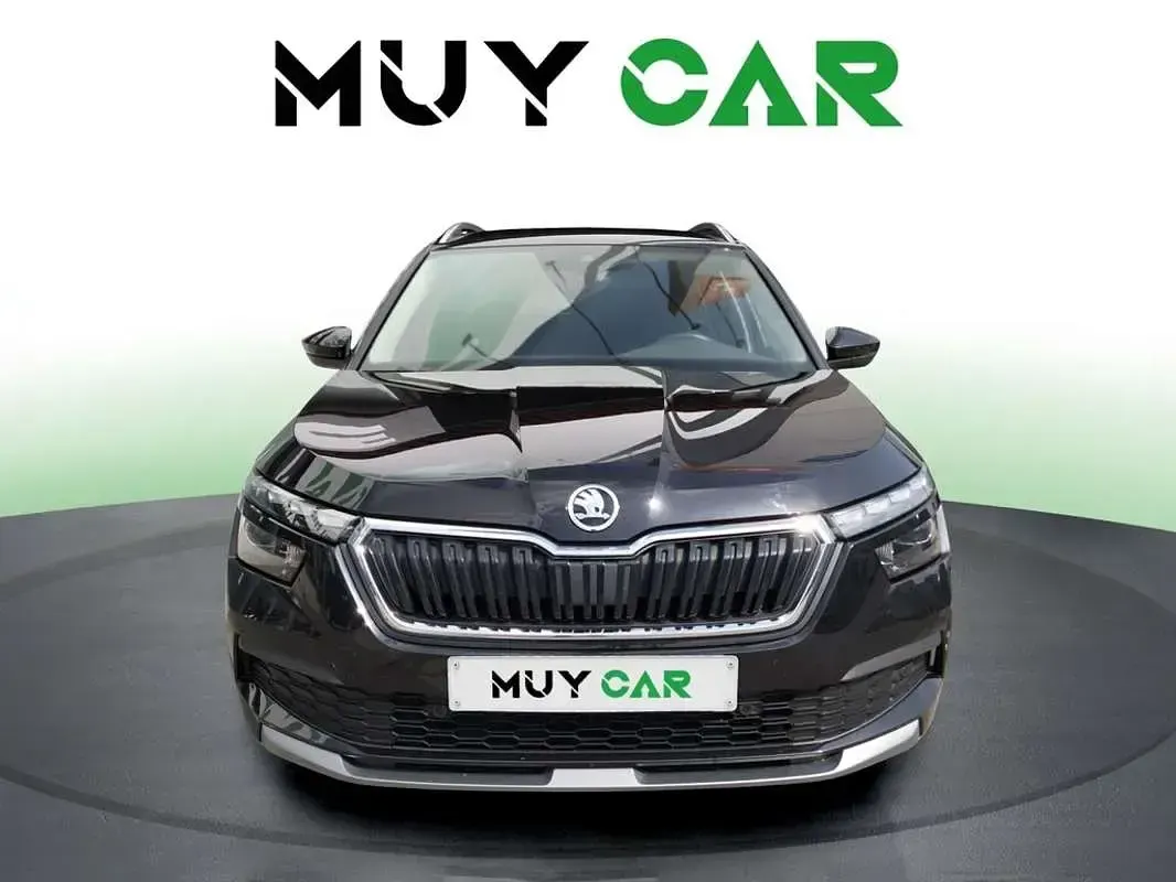 Usado Skoda Kamiq Style 110 CV (80 kW) 2023 Negro SUV