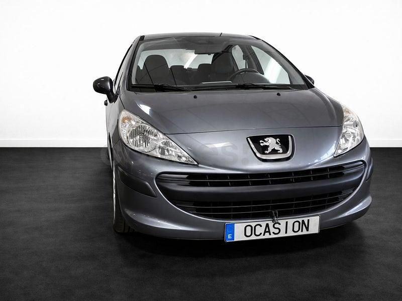 Usado Peugeot 207 Business-Line 75 CV (55 kW) 2010 Gris / plata Berlina
