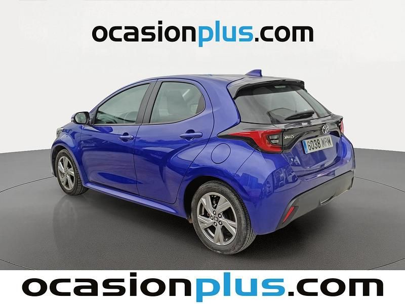 Usado Toyota Yaris Hybrid Active 116 CV (85 kW) 2024 Azul Utilitario