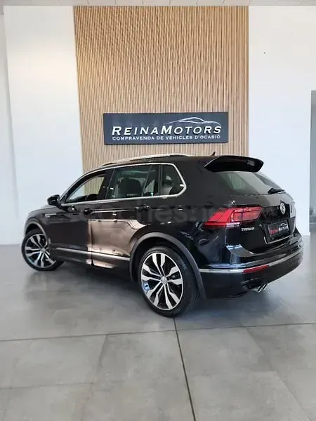 Usado VW Tiguan Sportline 190 CV (139 kW) 2018 Negro SUV