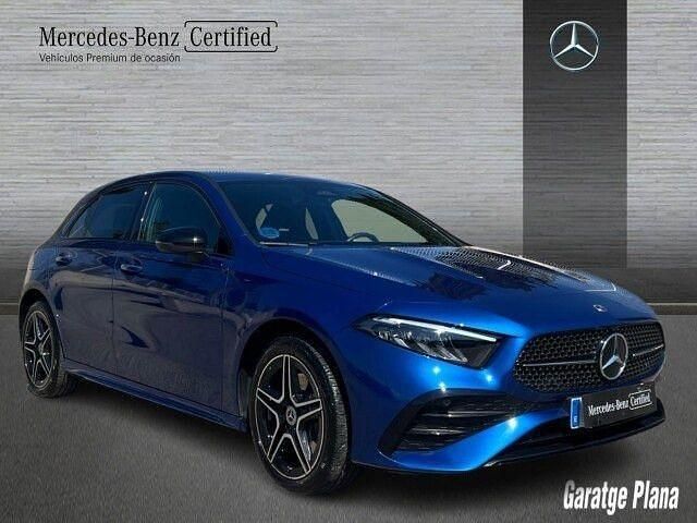 Usado Mercedes A250 218 CV (160 kW) 2025 Azul espectra Berlina