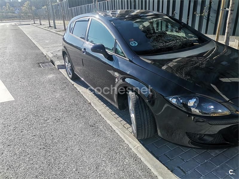 Usado Seat Leon Stylance 140 CV (102 kW) 2006 Negro Berlina