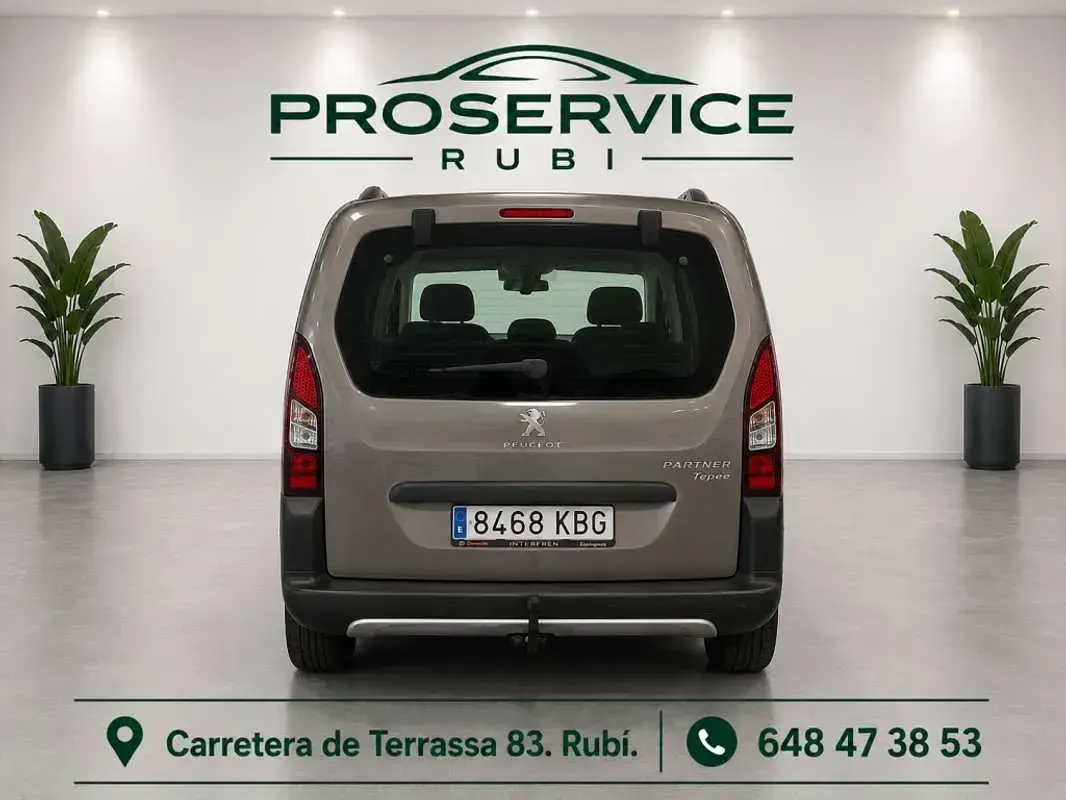 Usado Peugeot TePee Outdoor 99 CV (72 kW) 2017 Marrón Van