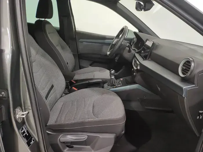 Usado Seat Arona Xperience 115 CV (84 kW) 2025 Gris SUV