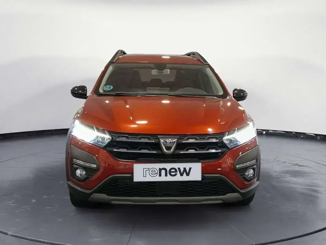 Usado Dacia Jogger Expression 101 CV (74 kW) 2022 Naranja Monovolumen