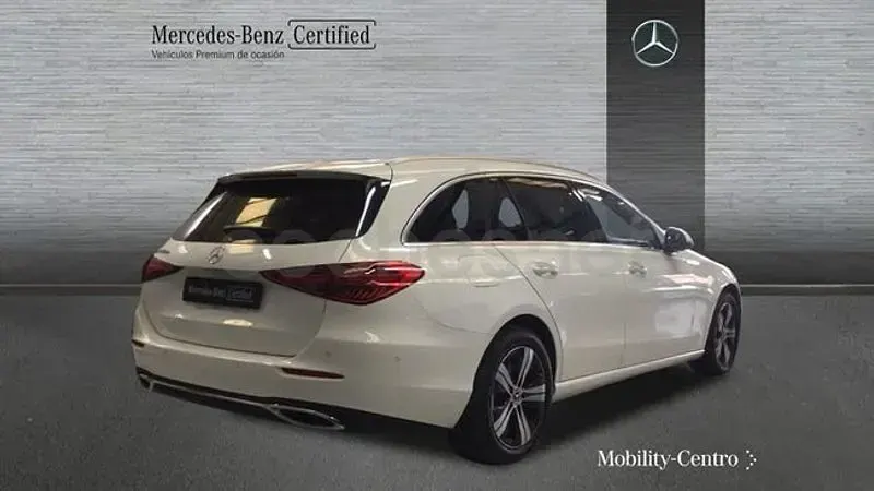 Usado Mercedes C300e 313 CV (230 kW) 2024 Blanco Familiar