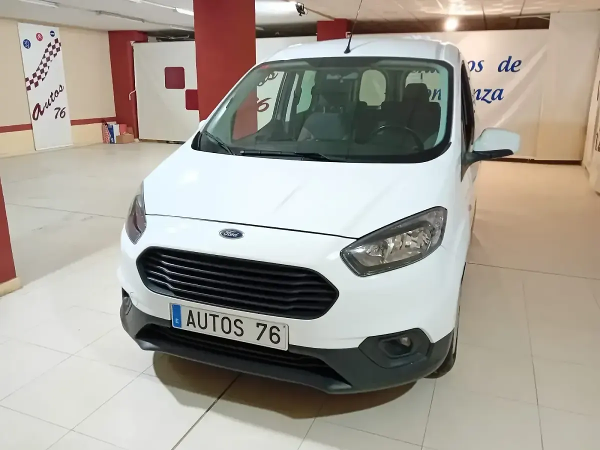 Usado Ford Transit Ambiente 100 CV (73 kW) 2020 Blanco Familiar
