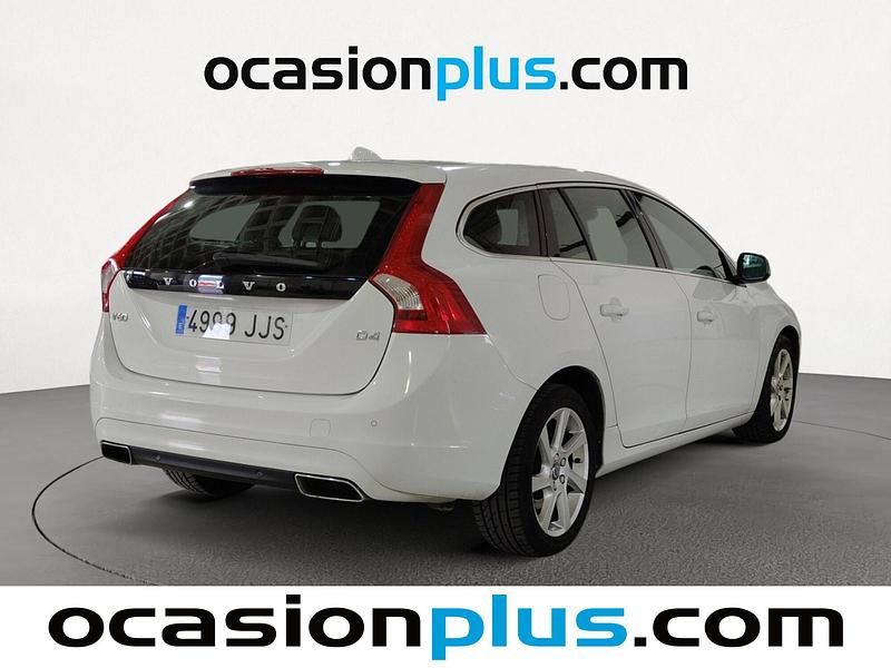 Usado Volvo V60 Momentum 181 CV (133 kW) 2015 Blanco Familiar