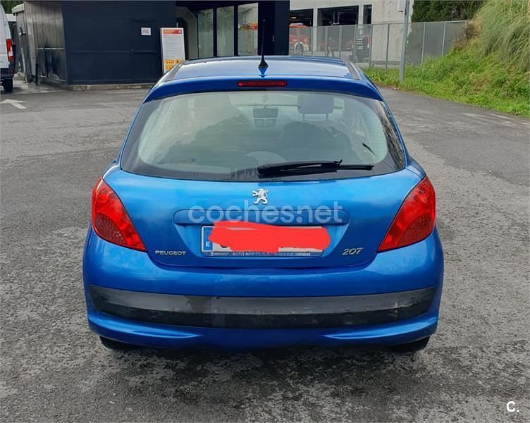 Usado Peugeot 207 70 CV (51 kW) 2007 Azul Berlina