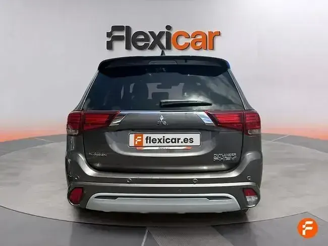 Usado Mitsubishi Outlander P-HEV 224 CV (164 kW) 2019 Marrón