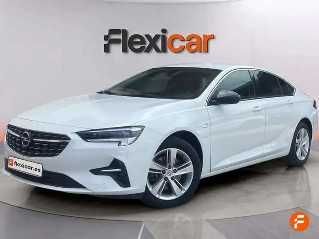 Usado Opel Insignia Business Elegance 122 CV (89 kW) 2021 Blanco Berlina
