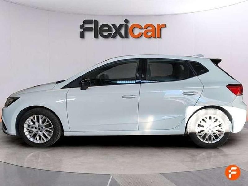 Usado Seat Ibiza FR 110 CV (80 kW) 2023 Blanco Utilitario