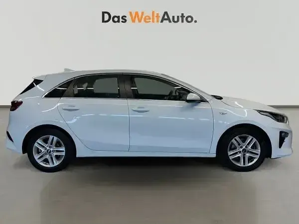 Usado Kia Ceed 140 CV (102 kW) 2019 Blanco Utilitario