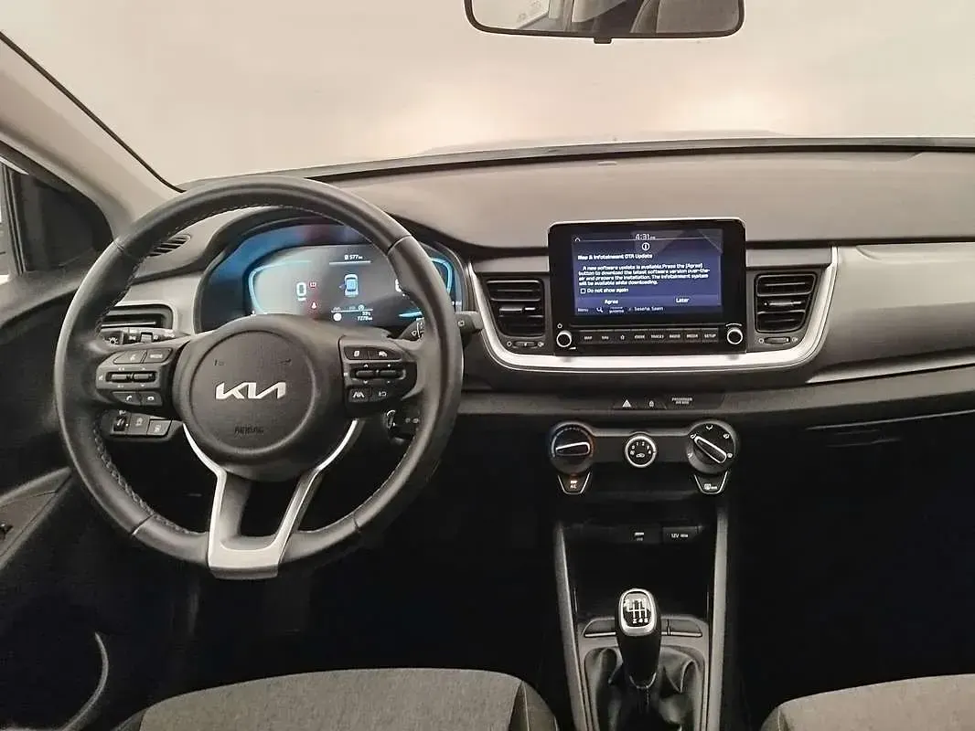 Usado Kia Stonic 101 CV (74 kW) 2025 Blanco SUV