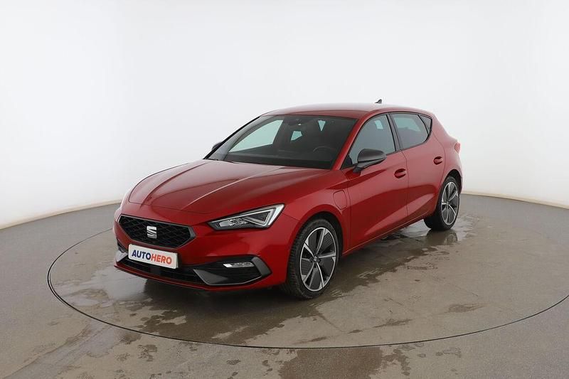 Usado Seat Leon FR 204 CV (150 kW) 2021 Rojo Berlina