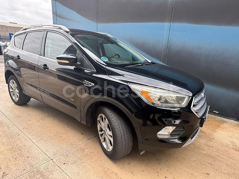 Usado Ford Kuga ST-Line 180 HP (132 kW) 2017 Preto SUV