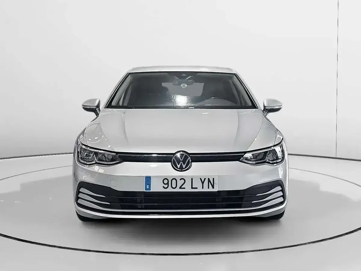 Usado VW Golf VIII Life 110 CV (80 kW) 2022 Gris Berlina