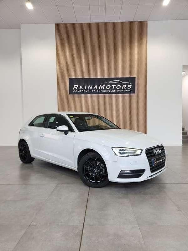 Usado Audi A3 Ambition 105 CV (77 kW) 2013 Blanco Berlina