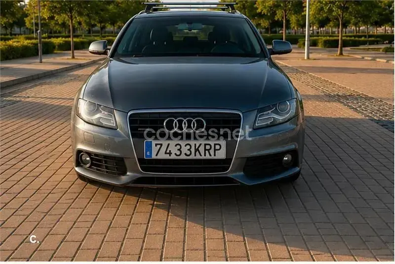 Usado Audi A4 170 CV (125 kW) 2011 Gris / plata Familiar