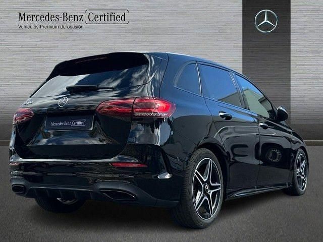 Usado Mercedes B200 AMG line 150 CV (110 kW) 2021 Negro noche Utilitario