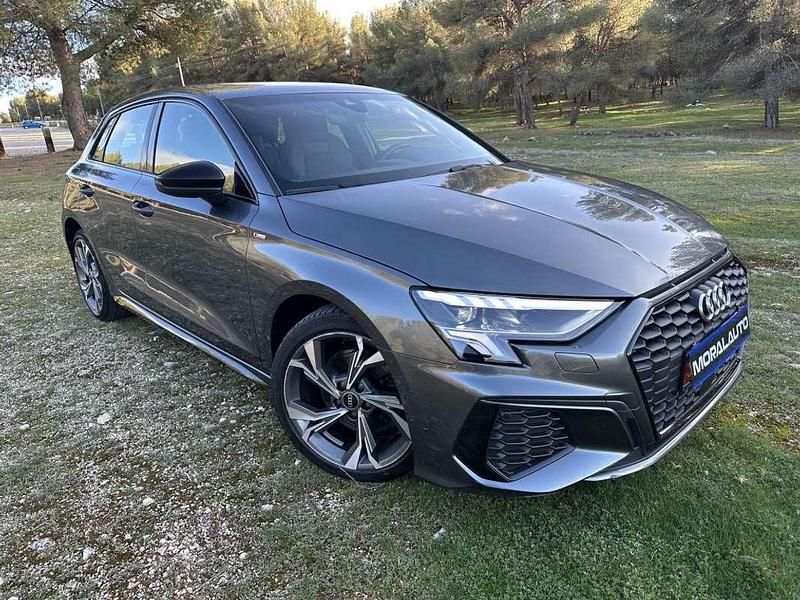 Usado Audi A3 Sportback Ambiente 150 CV (110 kW) 2021 Gris Utilitario