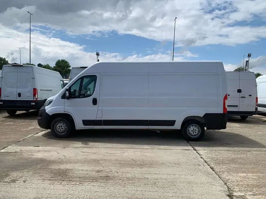 Usado Peugeot Boxer S 139 CV (102 kW) 2022 Blanco Van