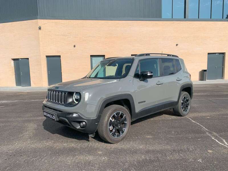 Usado Jeep Renegade Trailhawk 241 CV (177 kW) 2023 Gris SUV