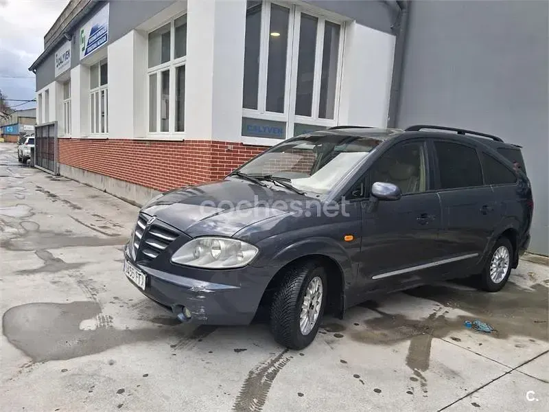 Usado SsangYong Rodius Limited 165 CV (121 kW) 2007 Negro Monovolumen