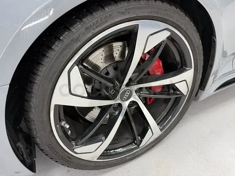 Usado Audi RS4 S-Line 450 CV (330 kW) 2021 Gris / plata Familiar