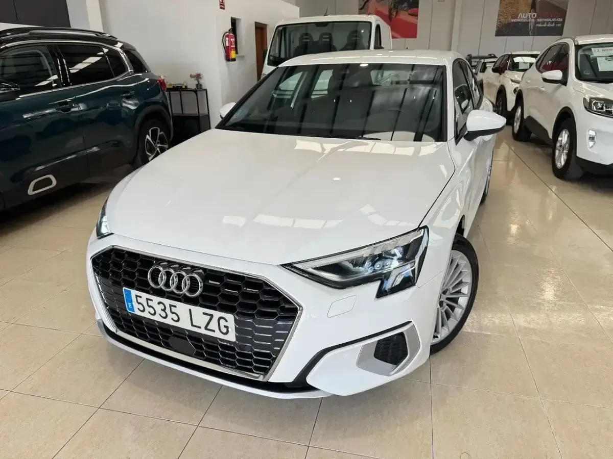 Usado Audi A3 Sportback Advanced Plus 110 CV (80 kW) 2022 Blanco Utilitario