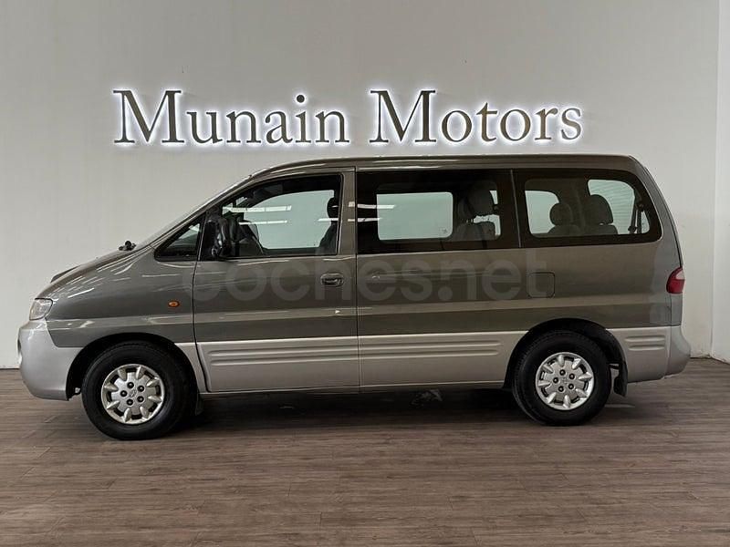 Usado Hyundai H-1 85 CV (62 kW) 2000 Gris / plata Monovolumen