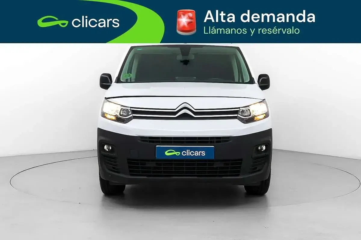 Usado Citroën Berlingo 102 CV (75 kW) 2024 Blanco Monovolumen