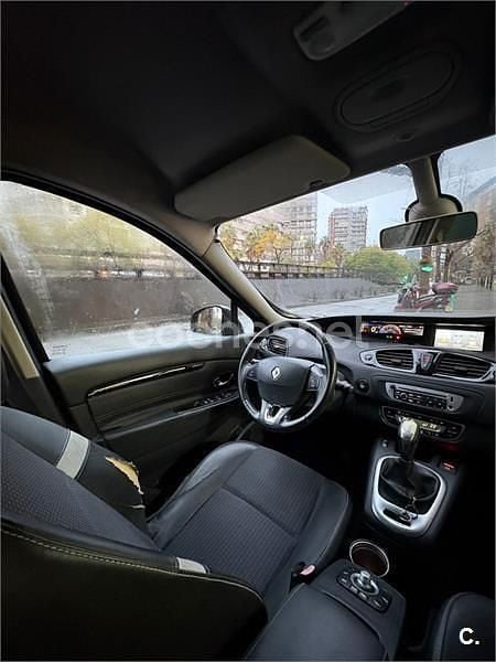 Usado Renault Scénic III Dynamique 110 CV (80 kW) 2014 Negro Monovolumen