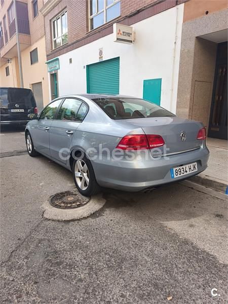 Gris / plata Usado 2012 VW Passat Advance Familiar | 6900 € (Precio justo) - Imagen 1/4