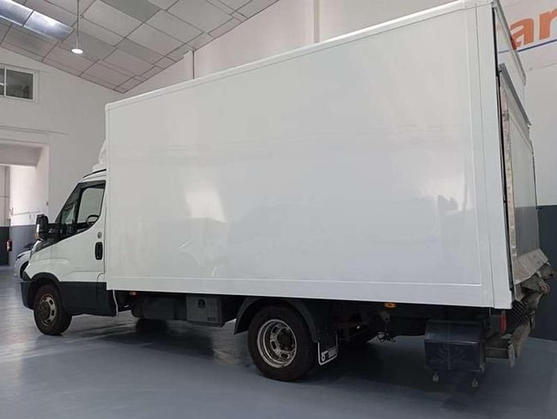 Usado Iveco Daily 136 CV (100 kW) 2018 Blanco Van