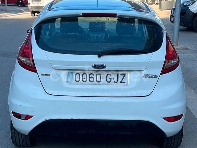Usado Ford Fiesta Titanium 95 CV (69 kW) 2010 Blanco Berlina